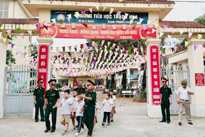 Cựu chiến binh Hòa Lạc tích cực tham gia bảo đảm an toàn giao thông