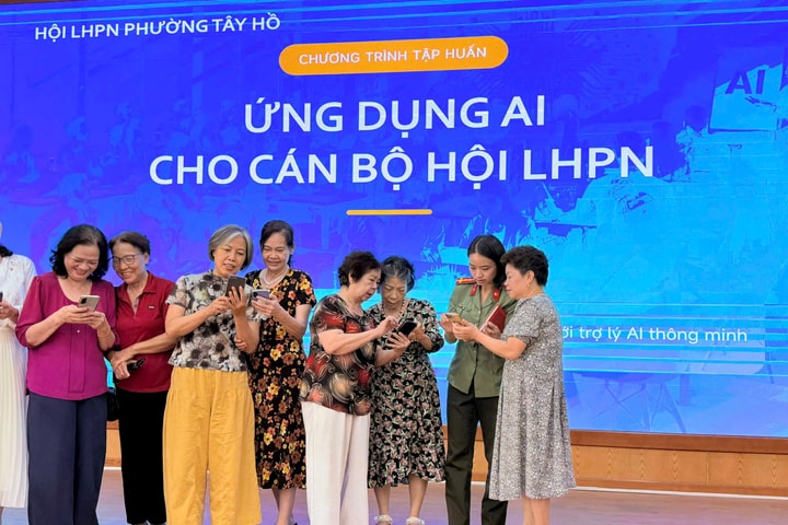 Phụ nữ Tây Hồ chủ động thích ứng công nghệ mới