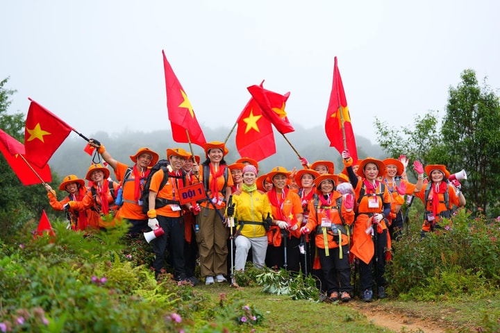 Chinh phục đỉnh Fansipan: Nơi những "dấu chân bản lĩnh" viết tiếp chương mới
