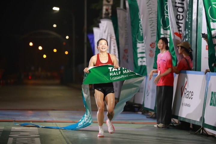 Nguyễn Thị Oanh, Trung Cường thống trị tại giải Tay Ho Half Marathon 2026