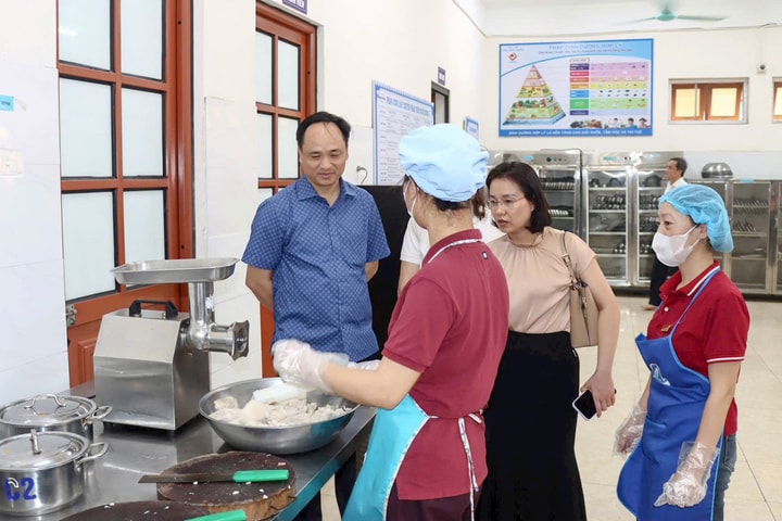 Phú Xuyên: Chú trọng bảo đảm an toàn thực phẩm và phòng chống dịch bệnh trong môi trường học đường