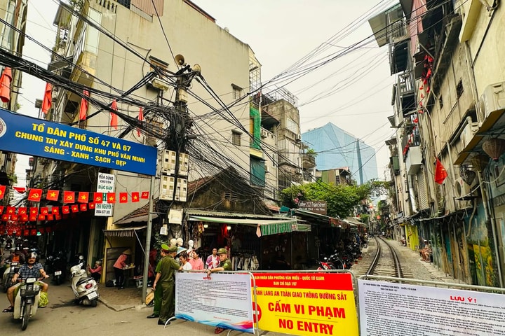 Sẽ lắp camera quản lý tại khu vực “cà phê đường tàu” trên tuyến Khâm Thiên – Lê Duẩn