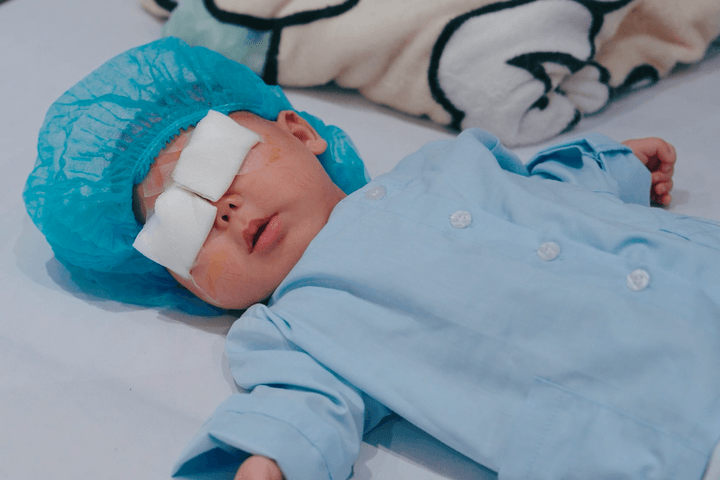 Giành lại ánh sáng cho bé sinh non mắc glôcôm bẩm sinh