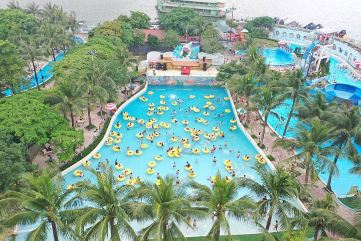 Công viên nước Hồ Tây mở cửa trở lại đón khách dịp nghỉ lễ