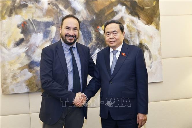 Chủ tịch Quốc hội Trần Thanh Mẫn gặp Tổng Bí thư Đảng Tái lập Cộng sản Italia