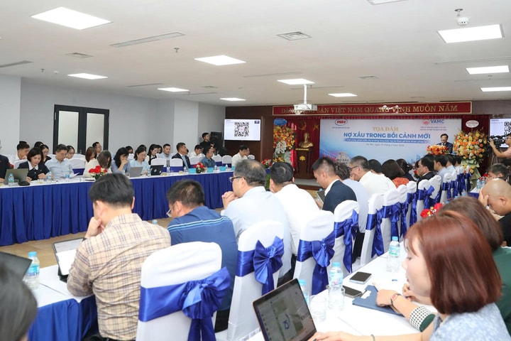 Để nợ xấu “lột xác” thành nguồn lực tái thiết nền kinh tế