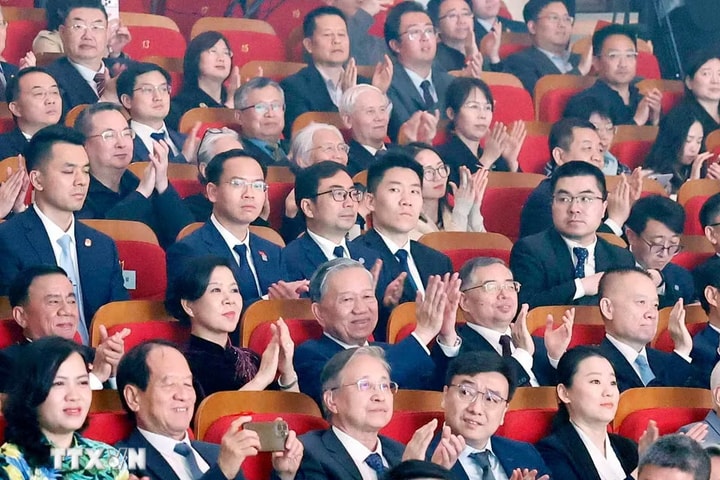 Tổng Bí thư, Chủ tịch nước Tô Lâm dự Chương trình nghệ thuật hữu nghị Việt Nam - Trung Quốc