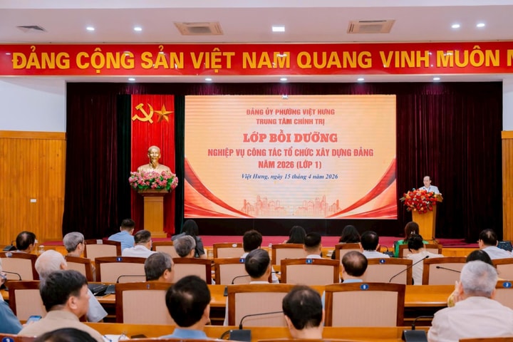Phường Việt Hưng: Trang bị kiến thức về công tác xây dựng Đảng cho cán bộ