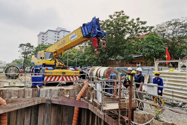 Tăng tốc thi công hệ thống cống bao sông Lừ