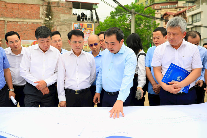 Bí thư Thành ủy Hà Nội Trần Đức Thắng kiểm tra thực địa các dự án, công trình trọng điểm trên địa bàn Thủ đô