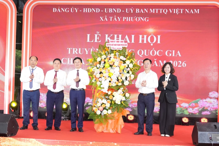 Tưng bừng khai hội Di tích Quốc gia đặc biệt chùa Tây Phương năm 2026