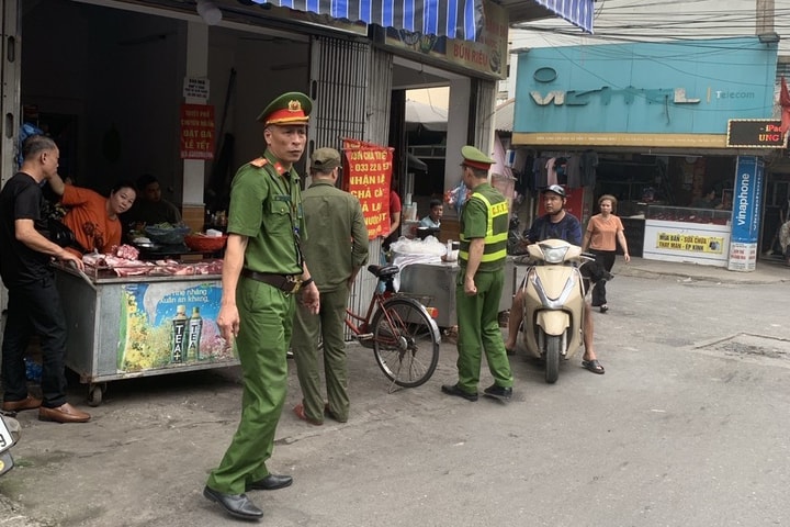 Tăng cường kiểm tra, xử lý vi phạm trật tự đô thị tại phường Vĩnh Tuy