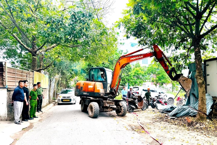 Xã Nam Phù tổ chức cưỡng chế công trình vi phạm
