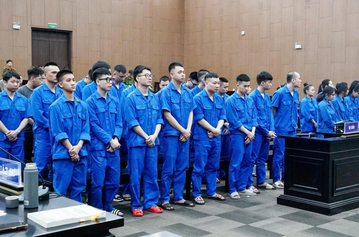 Tuyên án với nhóm bị cáo tổ chức “bay lắc” tại quán karaoke