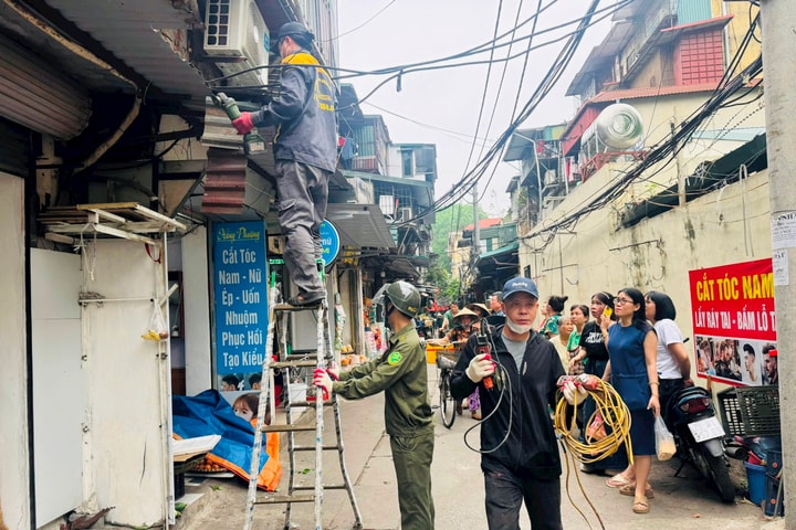 Phường Khương Đình: Giải tỏa điểm kinh doanh tự phát tại khu vực ngõ 129 đường Nguyễn Trãi