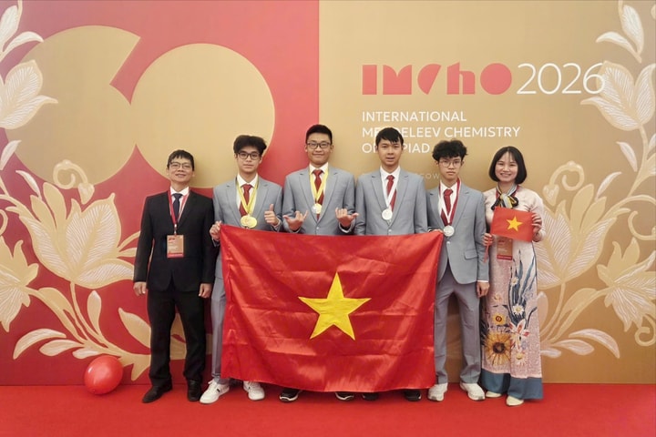 Nam sinh Hà Nội xếp thứ 2 tại Olympic Hóa học Quốc tế Mendeleev