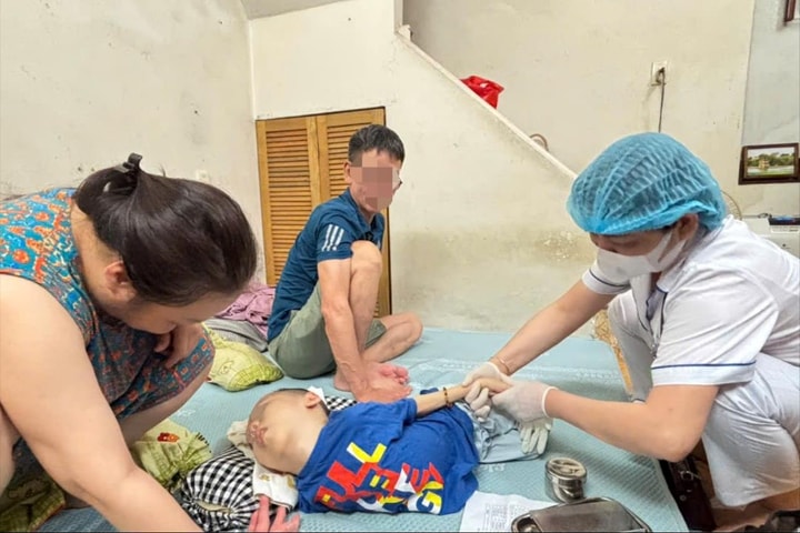 Mang dịch vụ y tế đến tận nhà cho người khuyết tật: Để không ai bị bỏ lại phía sau