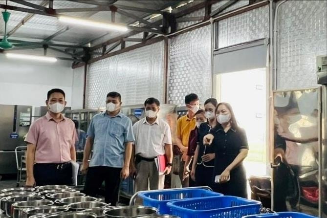 Phường Phú Thượng: Kiểm soát chặt chẽ nguồn gốc thực phẩm bếp ăn trường học