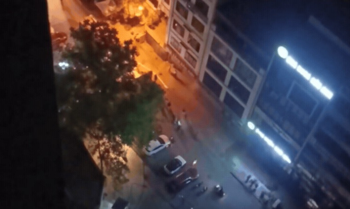 Hai bảo vệ kịp thời thoát ra ngoài trong vụ cháy ở toà nhà 7 tầng