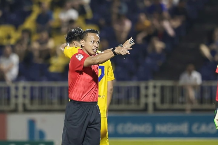 Trọng tài FIFA người Malaysia điều hành 2 trận đấu tại vòng 20 V.League 2025-2026