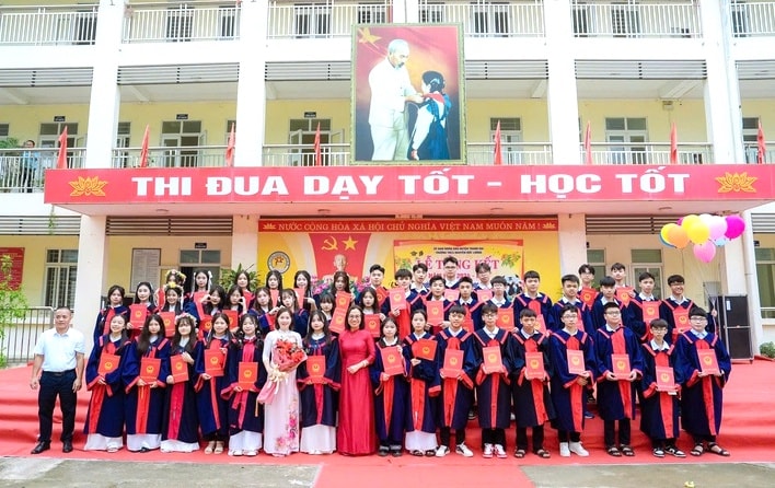 Nữ hiệu trưởng tận tâm vì sự phát triển nhà trường ở Dân Hòa