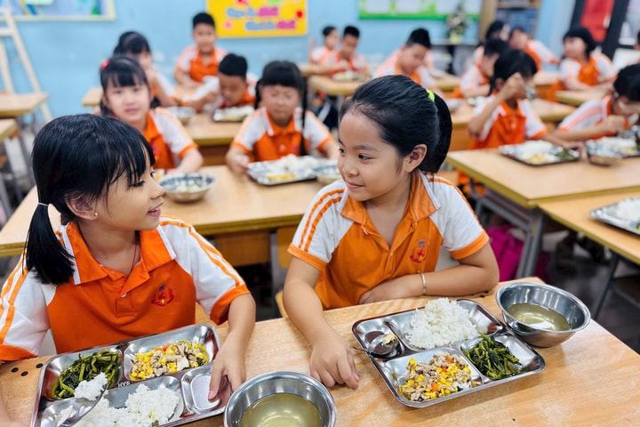 Phường Bạch Mai siết quản lý, đưa công tác an toàn thực phẩm vào quy củ