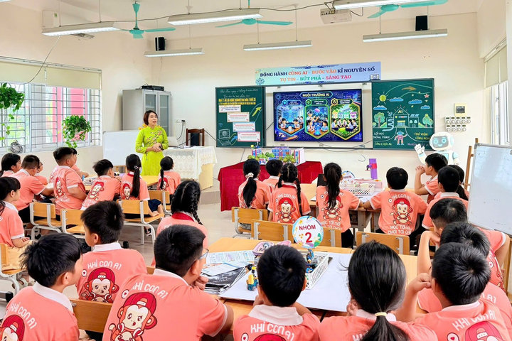 Trường học chuyển đổi số - chìa khóa nâng cao chất lượng giáo dục tại Việt Hưng