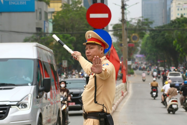 Hà Nội: Phân luồng giao thông phục vụ Chương trình nghệ thuật chính luận “Âm vang Tổ quốc”