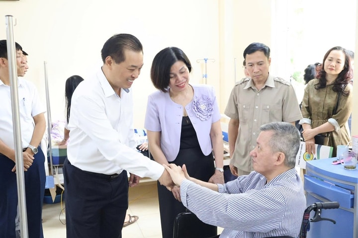 Lan tỏa yêu thương từ những nhịp cầu phục hồi chức năng