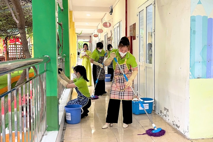 Dịch bệnh tay chân miệng diễn biến phức tạp: Hà Nội hành động quyết liệt