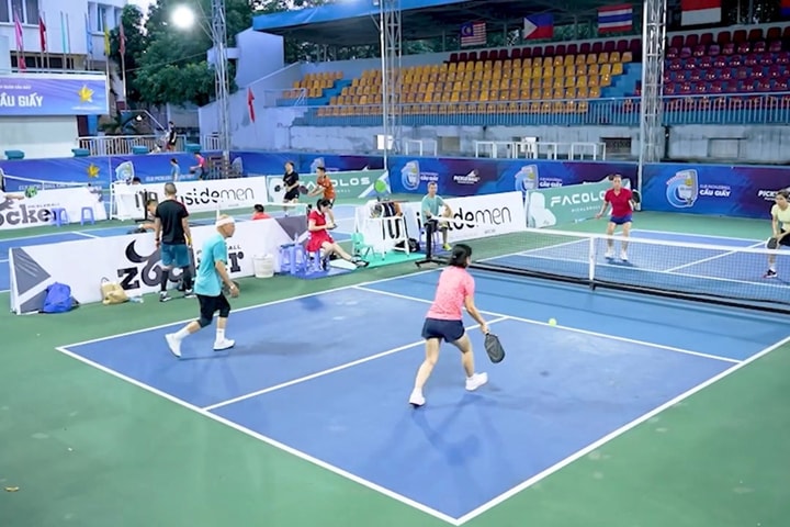 Khổ vì tiếng ồn từ sân pickleball