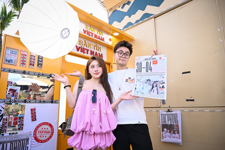 Đêm khai trương VUI-Fest Cát Bà: Hàng nghìn du khách “đổ bộ”, vịnh trung tâm rực sáng không ngủ