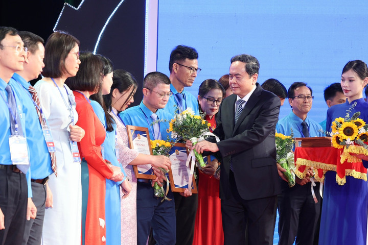 Phát huy vai trò tổ chức Công đoàn trong xây dựng giai cấp công nhân hiện đại