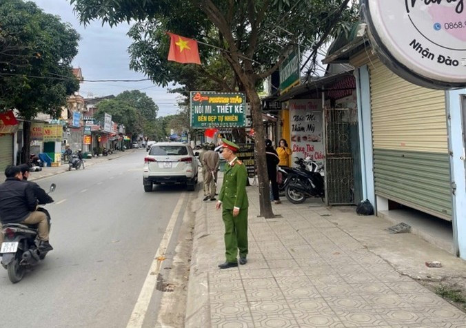 Công an xã Xuân Mai ra quân xử lý “điểm nghẽn”, giữ vững bình yên những cung đường Thủ đô