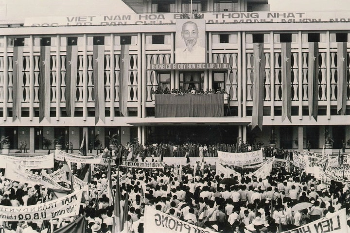 “Âm vang ngày mới”: Tái hiện hành trình đất nước từ ngày toàn thắng đến dựng xây hòa bình