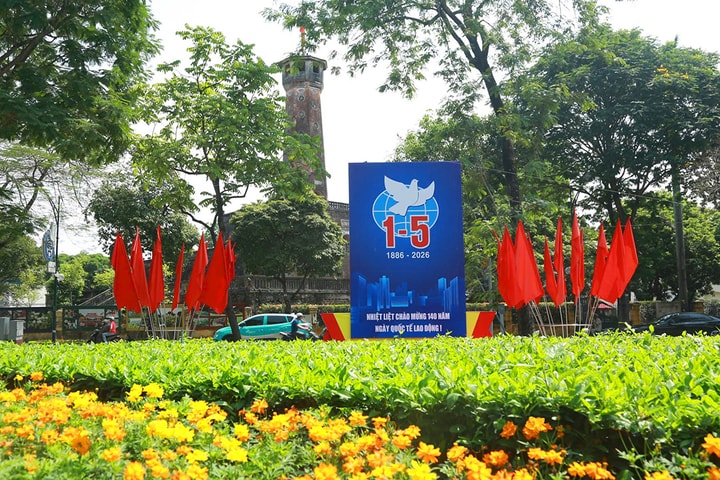 Hà Nội rạng rỡ đón ngày lễ lớn