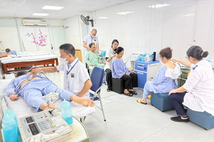 Hà Nội cụ thể hóa Nghị quyết số 72-NQ/TW: Khơi thông "mạch ngầm" y học cổ truyền