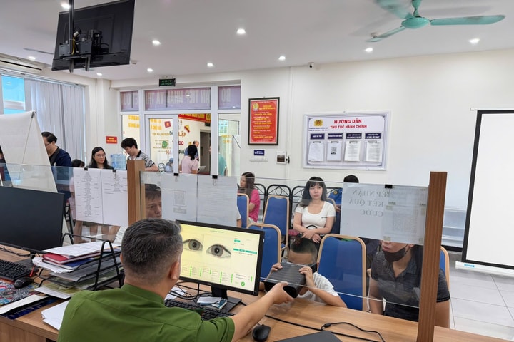 Công an phường Ô Chợ Dừa: Gần dân từ những việc làm thiết thực