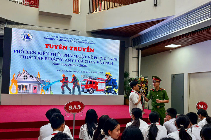 Tuyên truyền kỹ năng phòng cháy chữa cháy cho gần 1.800 học sinh