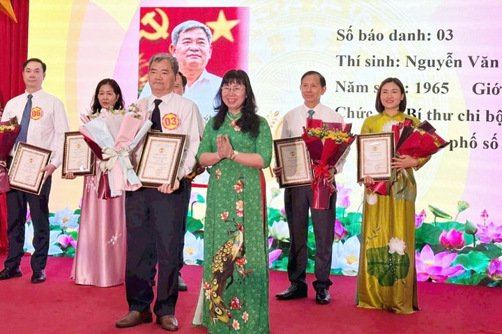 Bí thư Chi bộ tổ dân phố đoạt giải Nhất hội thi báo cáo viên phường Tây Mỗ