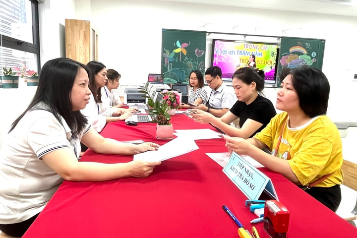 Phường Hoàng Mai nói gì về băn khoăn phân tuyến tuyển sinh của phụ huynh?
