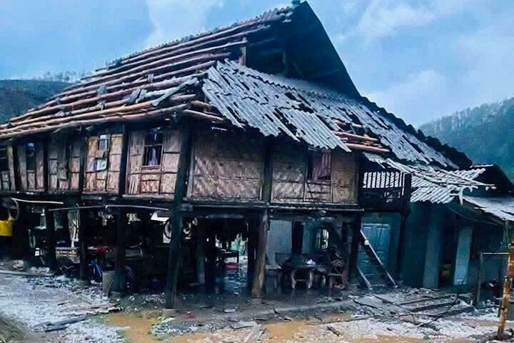 Hàng trăm nhà dân hư hỏng, tốc mái do thiên tai