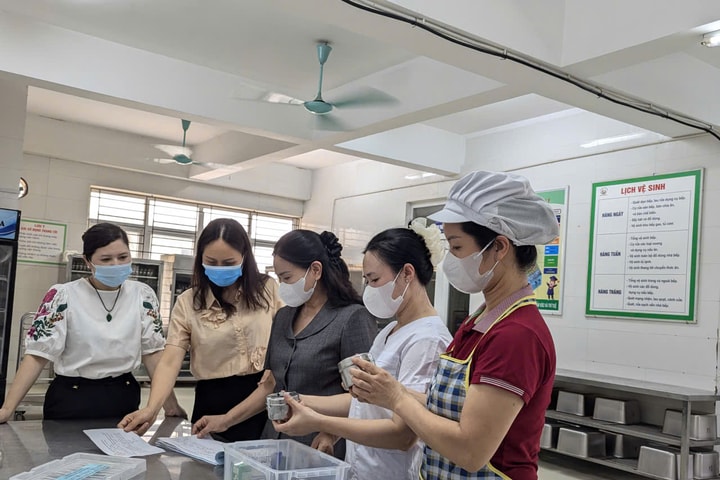 Xã An Khánh siết chặt vệ sinh an toàn thực phẩm tại trường học và hàng quán