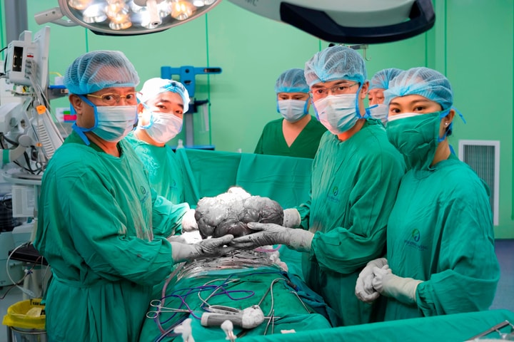 [Podcast] Tin tức ngày 10-5: Phẫu thuật thành công khối u nặng 5kg trong ổ bụng nữ bệnh nhân