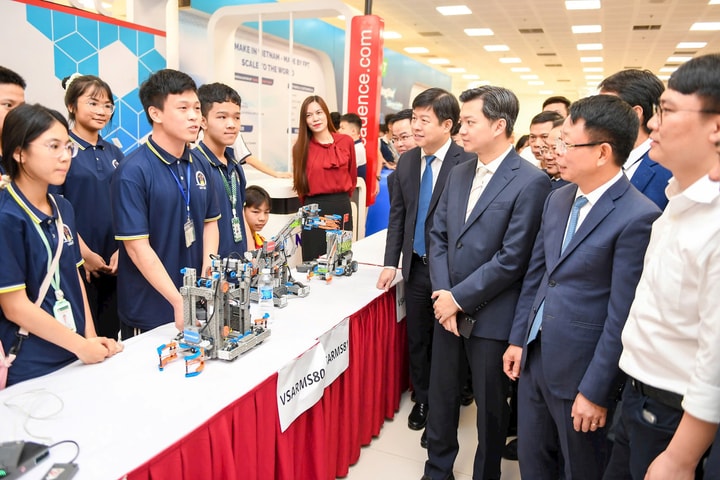 Gần 3.000 học sinh tranh tài tại vòng chung kết quốc gia STEM, AI và Robotics