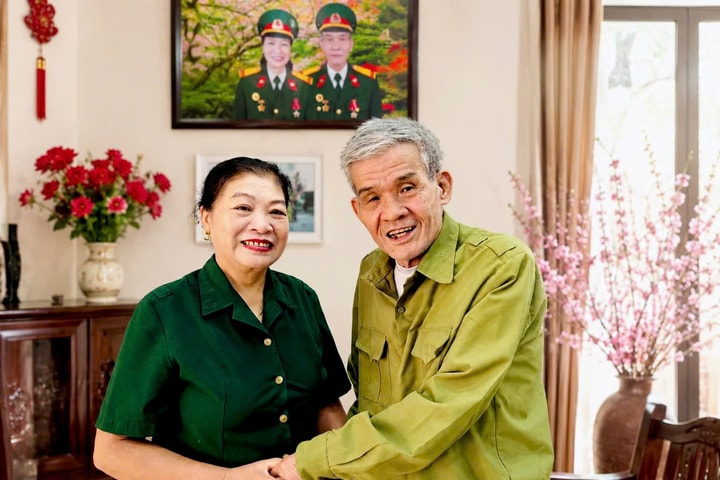 Phép màu dưới hố bom và bản hùng ca lặng lẽ của người lính Trường Sơn
