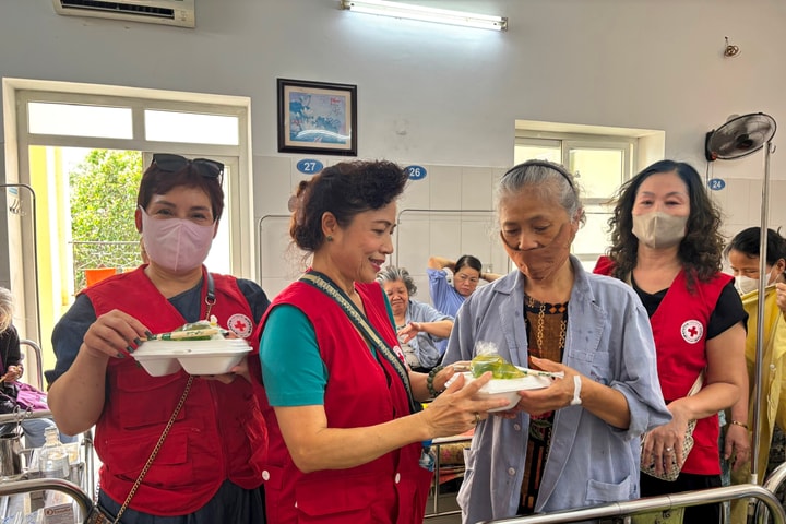 Lan tỏa tinh thần "tương thân tương ái" trong Tháng Nhân đạo năm 2026