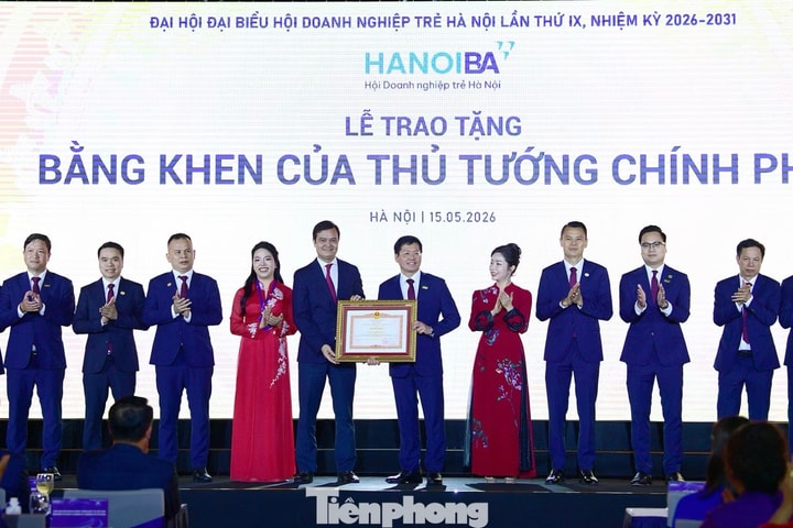 Hội Doanh nghiệp trẻ Hà Nội đón nhận Bằng khen của Chính phủ
