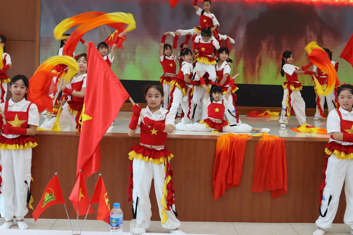 Đội viên phường Tây Tựu tự tin, sáng tạo trong hành trình mới