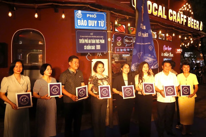 “Tuyến phố an toàn thực phẩm có kiểm soát” ở Hoàn Kiếm: Lời giải cho bài toán kinh doanh bền vững